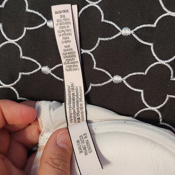 💕GUC Victoria's Secret Ladie's T-Shirt Lightly Lined Demi Underwire Bra, 32D - Picture 10 of 10